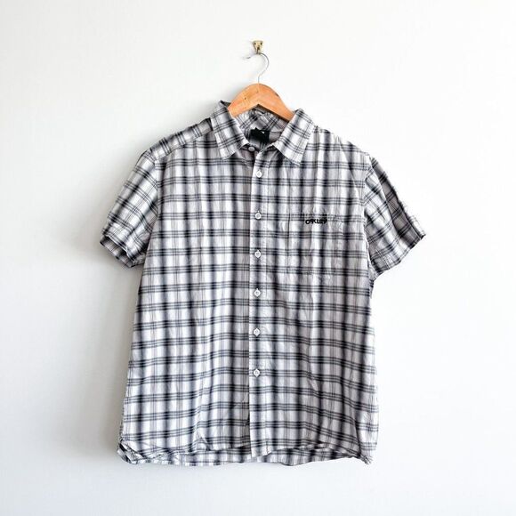 Oakley Mens Shirt Casual Button Down Regular Fit Black Plaid Short Sleeved Large - Picture 1 of 8